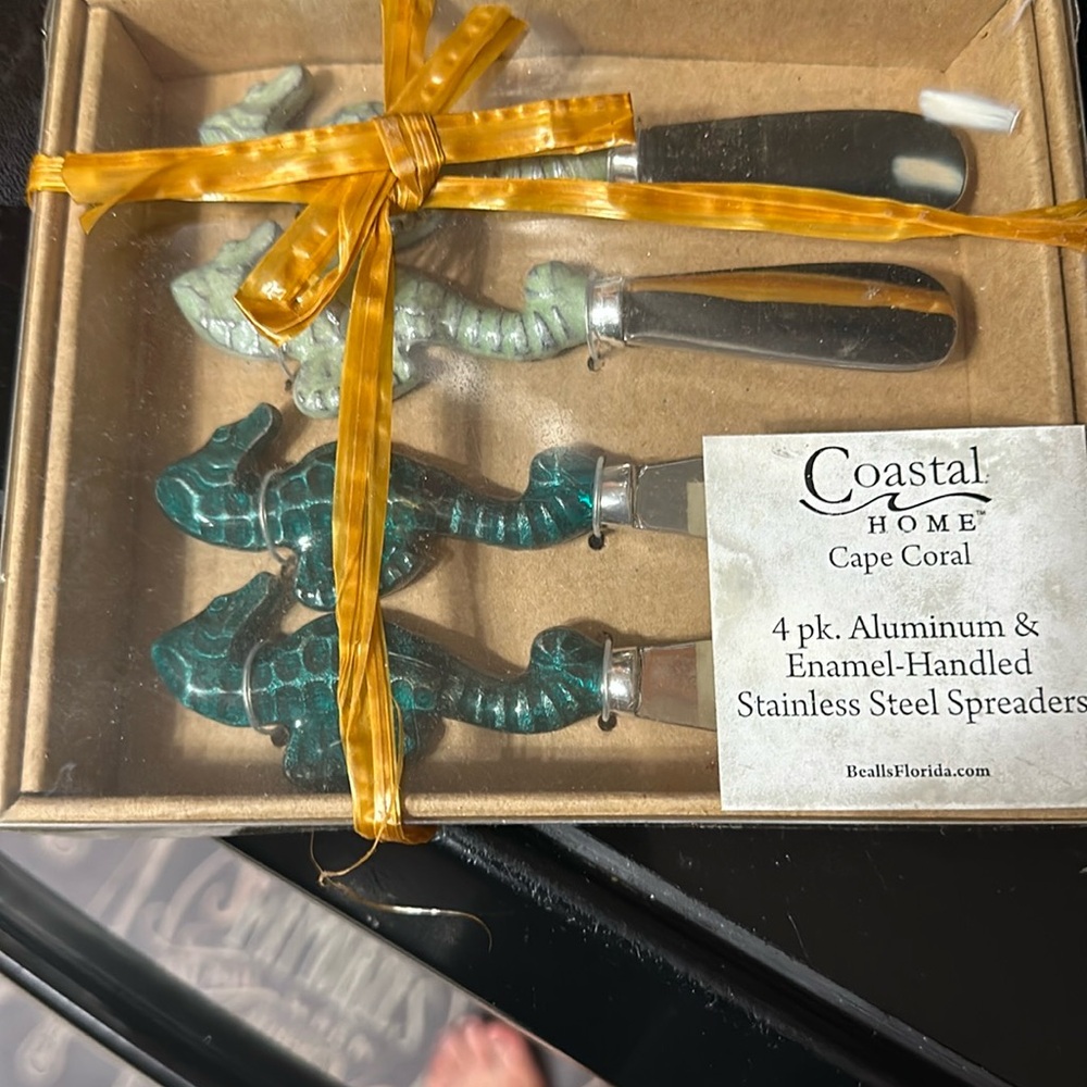 Coastal Home Seahorse Spreaders Set